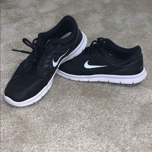 2/$30 Nike tennis shoes